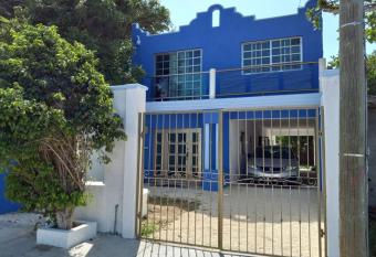 Estancia economica has Balcony rooms