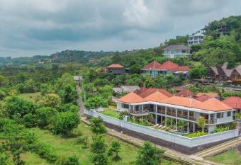  has rooms with a private hot tub