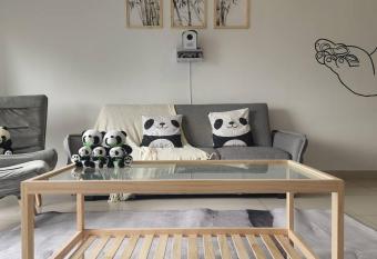 9pax 2R2B Cinema Theme house Setiawalk with pool has Balcony rooms