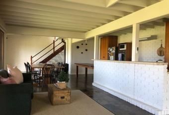 Peterborough Beach House has Balcony rooms