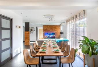 Aog prestige l   clipse Jacuzzi cin  ma jeux allows 18 year olds to book a room