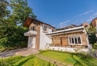 SaffronStays Polaris, Dehradun - pet-friendly Swedish home amidst nature has Balcony rooms