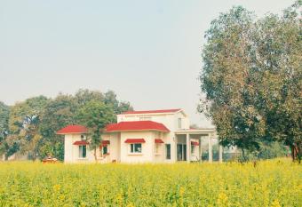 WillowWoods Farmhouse by BedChambers allows 18 year olds to book a room