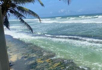 Beautiful sea facing Villa on Talpe beach has Balcony rooms