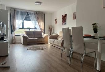 Precioso apartamento en ubicaci  n inmejorable en Madrid has Balcony rooms