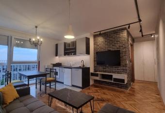 Apartments near city center allows 18 year olds to book a room