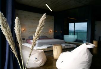 Perfect View Apartment has Balcony rooms