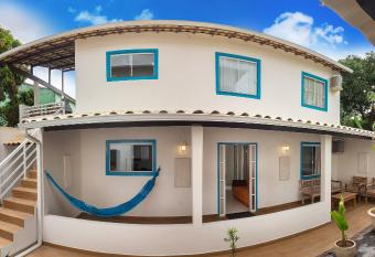 Casa da M  e - S  o Pedro da Aldeia allows 18 year olds to book a room