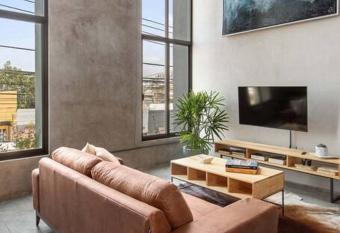 +MS +Lujoso Loft +Inmejorable ubicaci  n +Arcos loft 2 allows 18 year olds to book a room