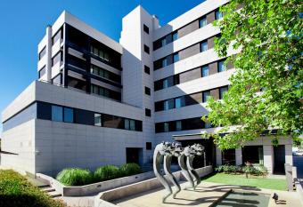 Hotel SB Express Madrid Norte allows 18 year olds to book a room