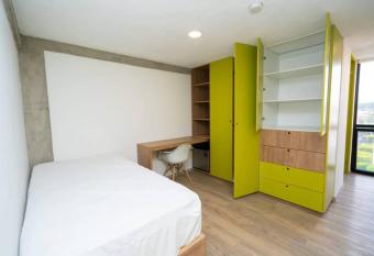 +MS +Loft Coworking +Vigilancia 24hrs +Internet 503 allows 18 year olds to book a room