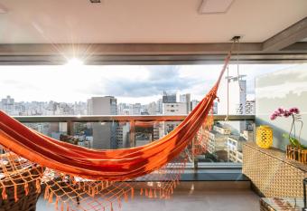 Setin Republica Downtown - Apto Boho Chic Piscina com vista Academia has rooms with a private hot tub