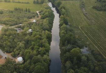 FlowEdge Riverside Getaway has Balcony rooms