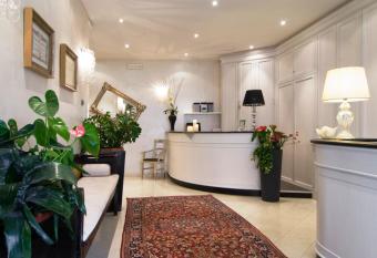 Hotel Ferro di Cavallo has Balcony rooms