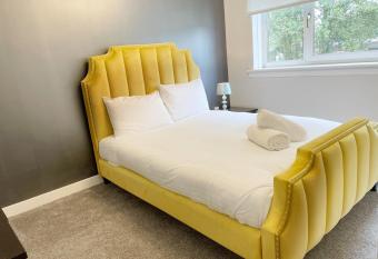 Cozy Nights - Shawholm Cr allows 18 year olds to book a room