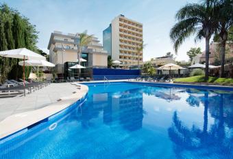 Isla Mallorca & Spa has rooms with a private hot tub