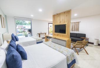 Paradise Bay Hotel Boutique allows 18 year olds to book a room