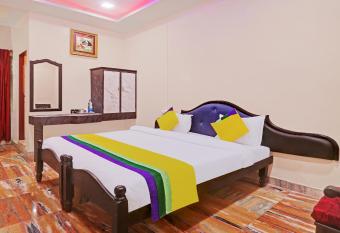 Itsy By Treebo - Hill Town 500 Mtrs From Madikeri Fort allows 18 year olds to book a room