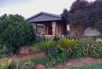 Goats Haven Guesthouse halfway between the Kruger and OR Tambo airport has Balcony rooms