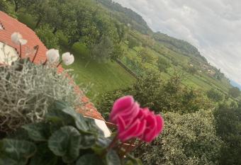 Casa del Sole has Balcony rooms