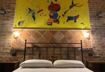 La terrazza sul Monferrato allows 18 year olds to book a room