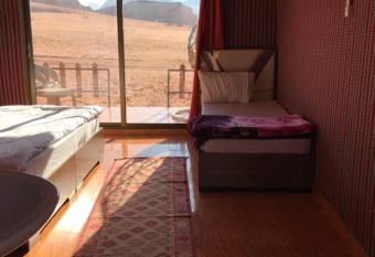 Flower Life Camp has Balcony rooms