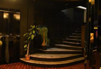 Gold Felicia allows 18 year olds to book a room