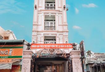 Thi  n Ph   Hotel has Balcony rooms