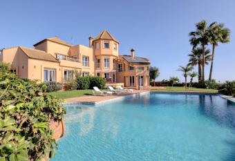 Villa Alcaidesa Vistas al Mar has Balcony rooms