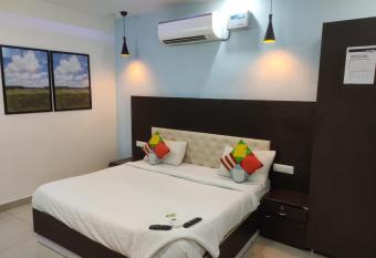 Hotel APJ GRAND has Balcony rooms