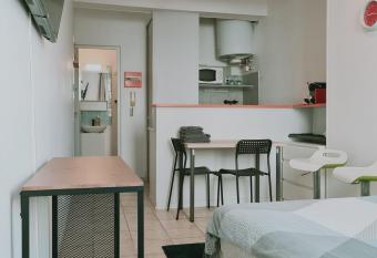 Kimme Orange - Plein centre ancien allows 18 year olds to book a room