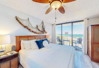 Nautilus 2507 has Balcony rooms