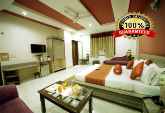 Hotel Blue Bell -Naiwala market Karol Bagh Delhi allows 18 year olds to book a room