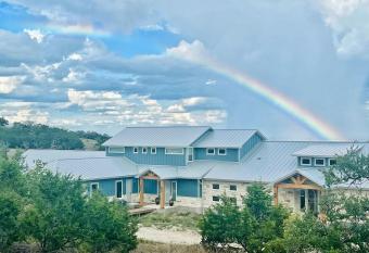 Casa Starlight TX allows 18 year olds to book a room