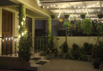 Zaatvm: Calm 3-room setting in Sasthamangalam, Trivandrum - for families and solo women travellers has Balcony rooms