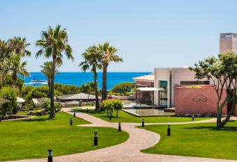 Insotel Punta Prima Prestige Suites & Spa allows 18 year olds to book a room