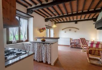 Universal Harmony - Capinera has Balcony rooms