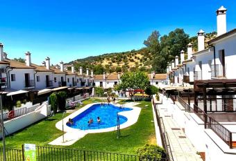 ADOSADO EN EL BOSQUE , SIERRA DE CADIZ has Balcony rooms