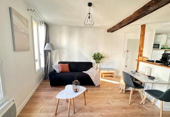 Home Up Pontoise allows 18 year olds to book a room