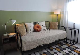 Hermoso y delicado apartamento allows 18 year olds to book a room