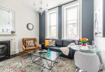 1BR - Boutique Apartment - PRIME Location Downtown allows 18 year olds to book a room