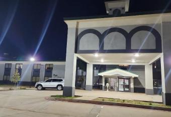 287 Inn allows 18 year olds to book a room