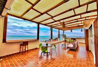 HOTEL MAESJHU has Balcony rooms