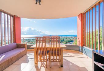 Tiare Lodge Jambolana in Punaauia wPool has Balcony rooms