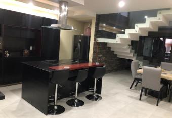 Casa Brillante has rooms with a private hot tub