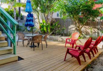 Caribbean Vibes House has Balcony rooms
