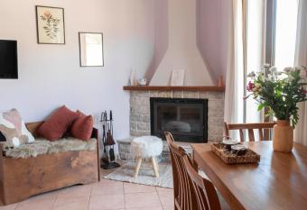 The Valley House has Balcony rooms