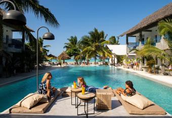 Casa Beach Hotel  allows 18 year olds to book a room