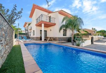 Casa Siga has Smoking/Balcony rooms