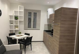 Gold House Filzi has Balcony rooms